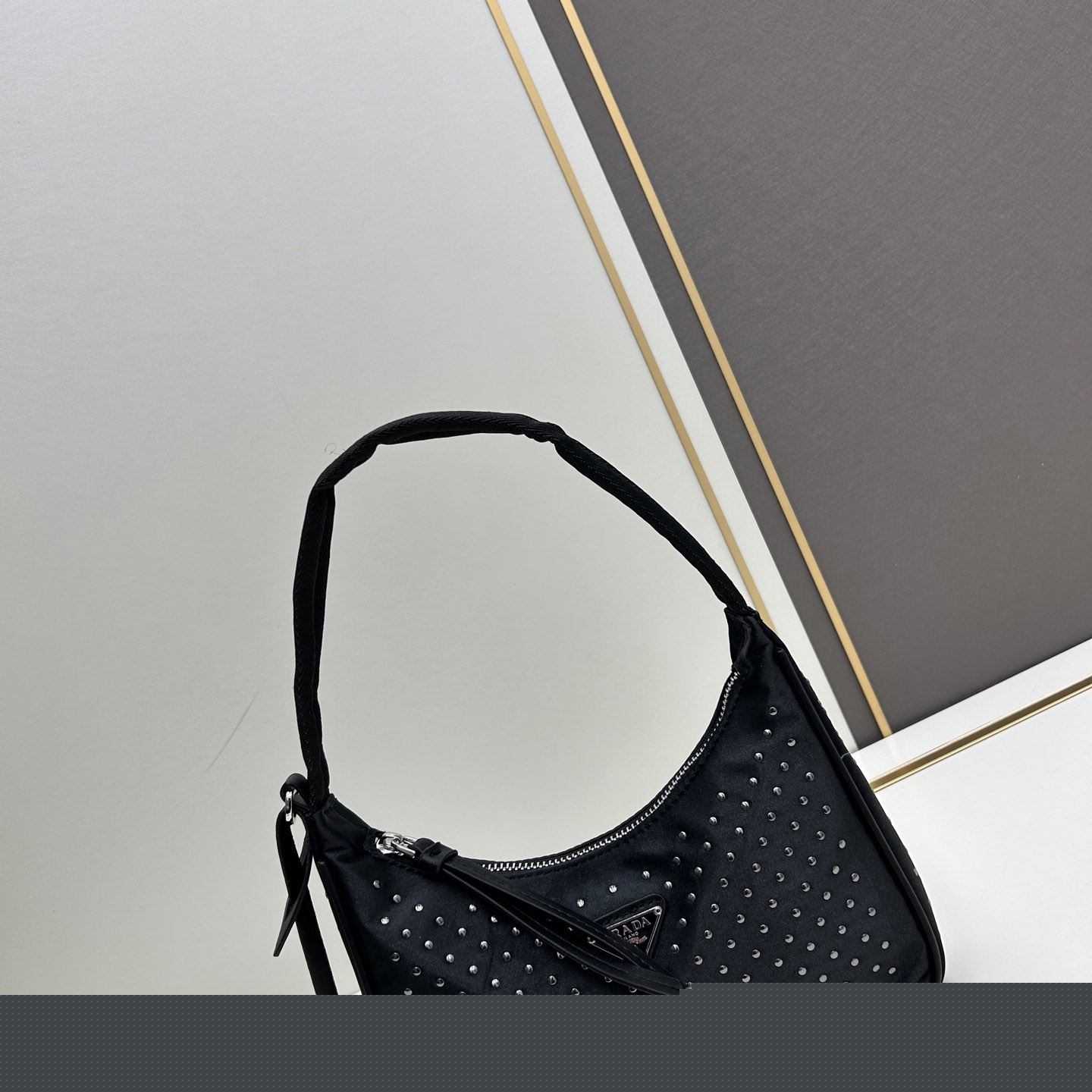 Pra*a top handle bags